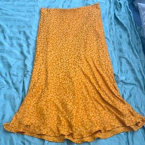 Golden yellow maxi skirt banana republic size S